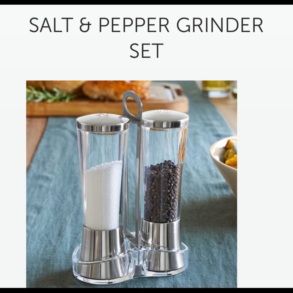 Pampered Chef Salt & Pepper Grinder Set